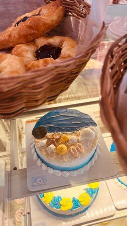 bakeries in boracay|Cakes .